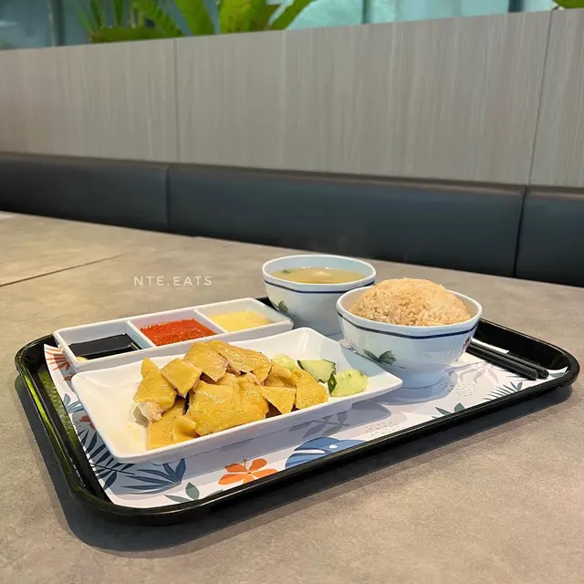 海南雞飯配蘇東魚丸雞湯