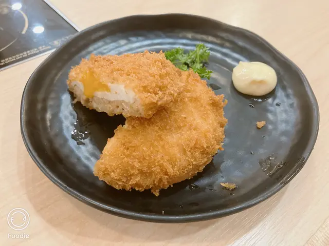 吉列流心蛋豬肉餅