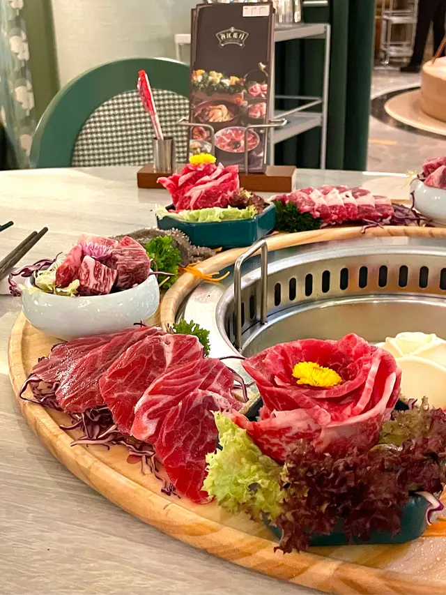 必试!!这一盘有了所有牛的部位 🐂 包括牛心顶、牛白肉、牛小腿、牛柳粒、牛柏葉等等 份量很足 那些肉都好新鮮好嫩 🥩 不同部位有不同的口感 😋😋 真的物有所值 很推荐👍👍