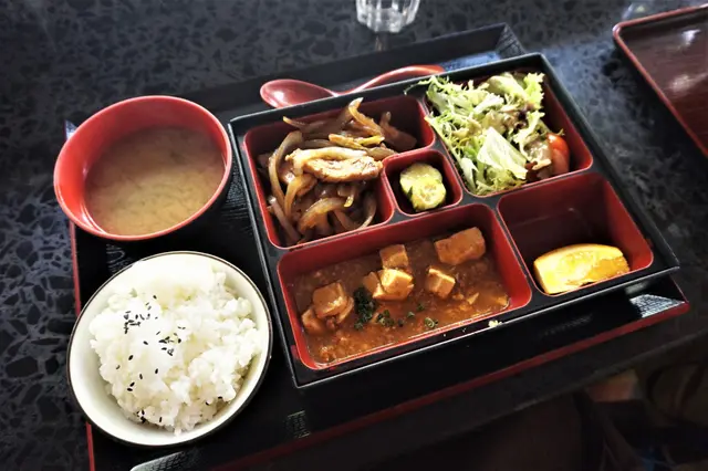 洋蔥薑燒鹿兒島豚西冷定食