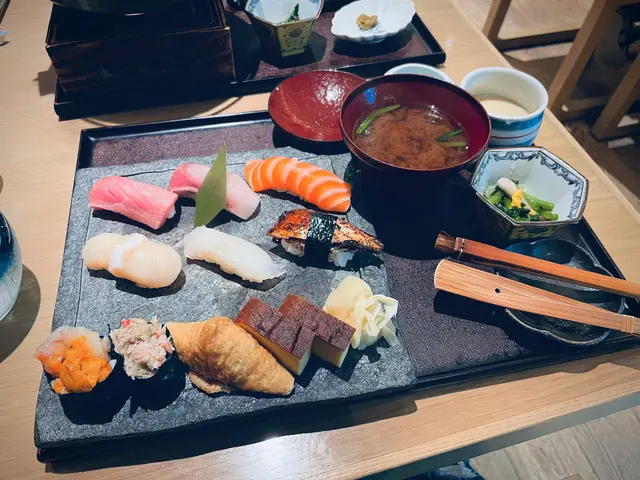 壽司定食10貫