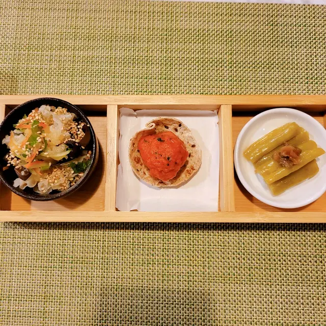 梅漬涼瓜•意式蔬菜丸子•涼拌麻辣雪耳