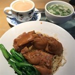 豬手很＂林＂又入味，😋  撈麵  $50，  加多$9  🈶️㗎啡，㗎啡也很香滑。如果淥麵水可以多D或清D，個麵少D齡水味更好。碗湯的芫萎味同佢又好合滙。