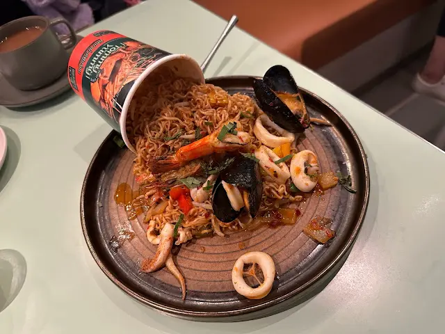 虎蝦海鮮混亂杯麵