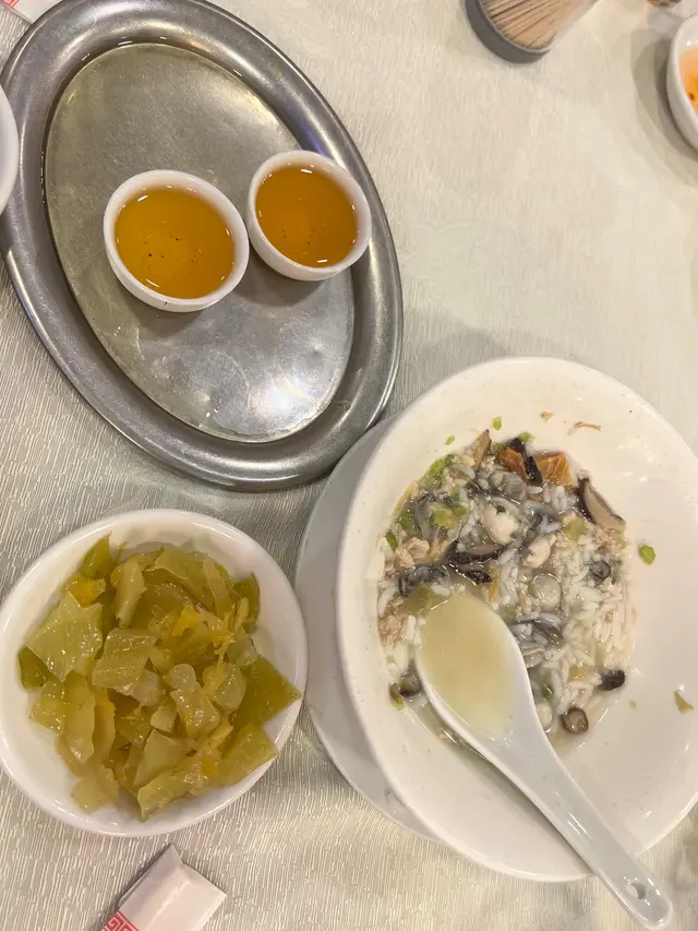 蠔🦪仔肉碎湯飯+小食+功夫茶🫖