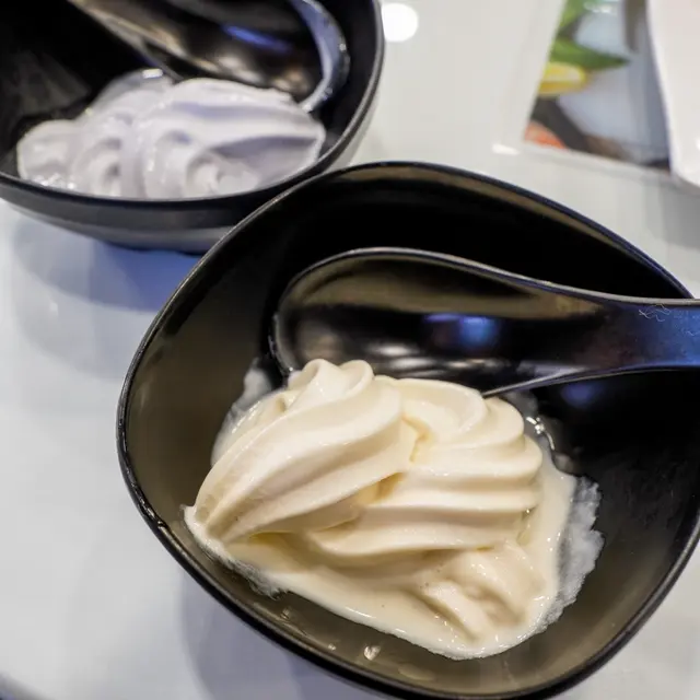 貓山王榴槤雪糕, 明治4.3牛乳雪糕