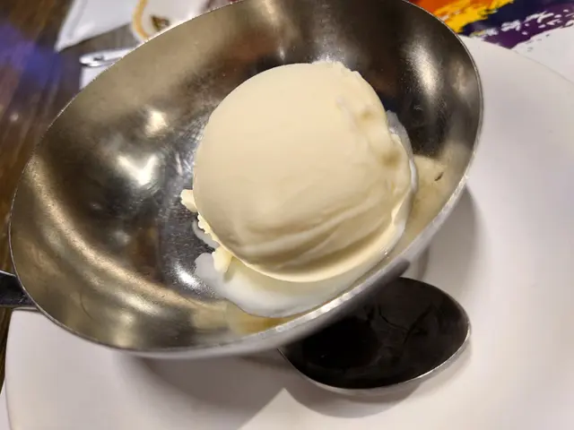 味道非常似上海一款經典雪糕，光明牌冰磚，童年回憶返曬嚟！