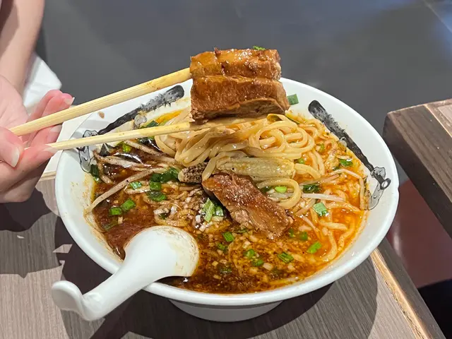 味玉辣麻味噌拉麵