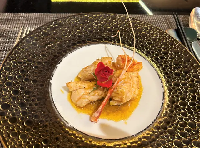 澳洲龍蝦配海膽龍蝦膏醬