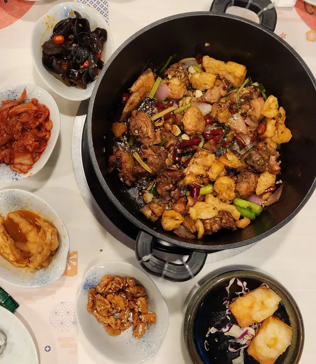 麻辣雞煲