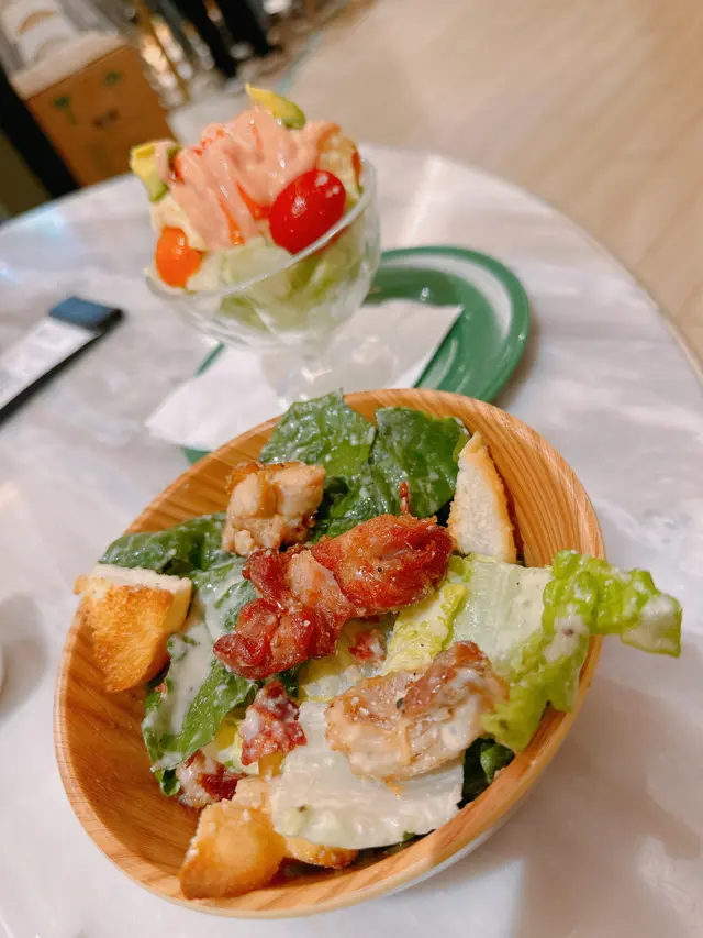 雞扒鹹魚凱撒沙律