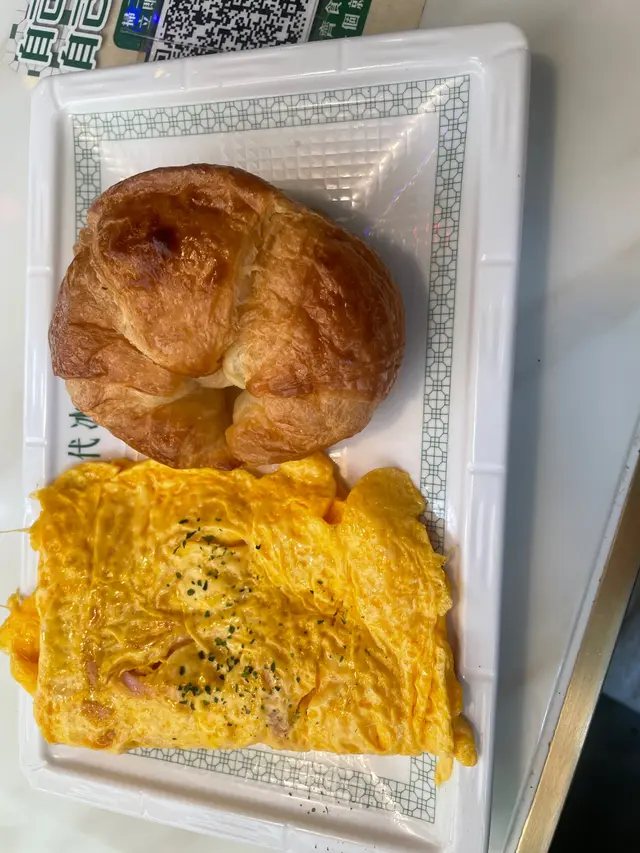 火腿奄列加牛角包