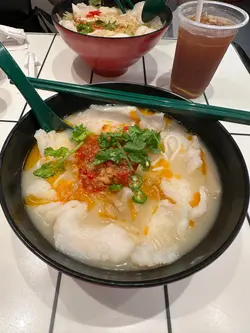 泡椒酸菜魚湯米線