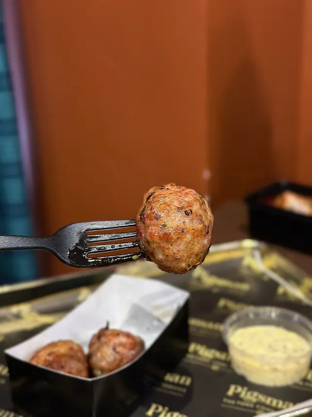 手打豬肉丸配法國芥末籽