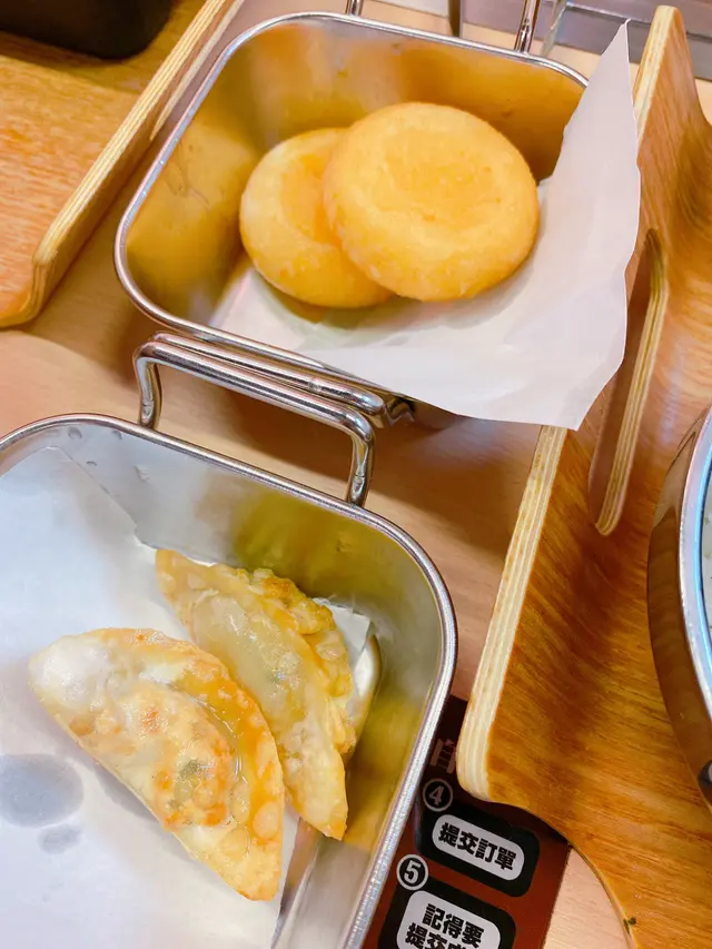 芝士年糕、日式餃子