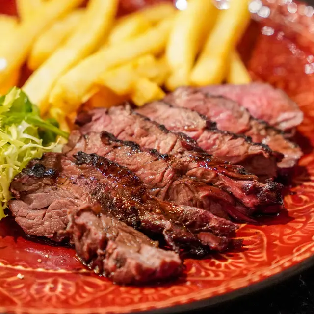 炭燒安格斯封門柳配燒汁薯條