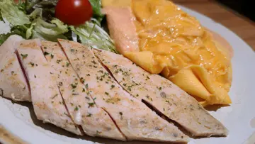 慢煮鸡扒蛋包饭