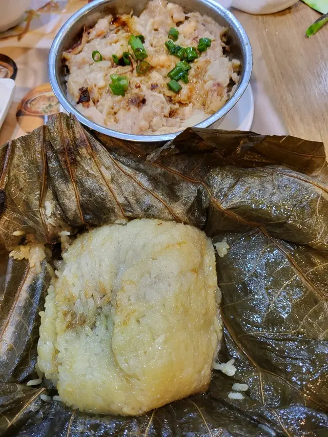 古法糯米雞 同 土魷蒸肉餅