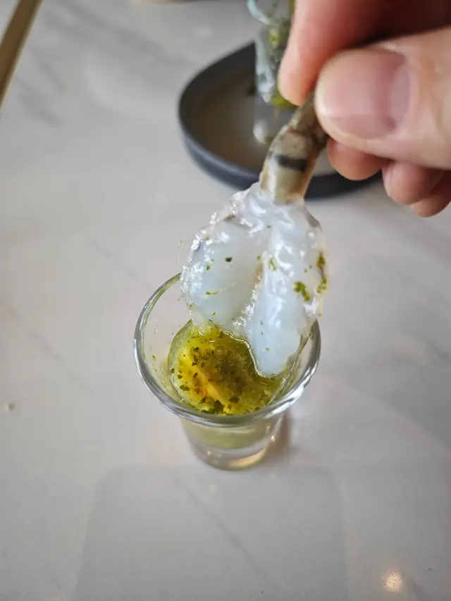 泰式生蝦刺身配酸辣青汁