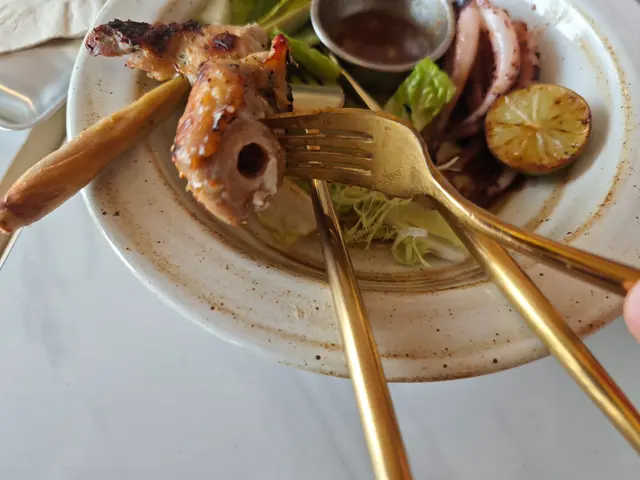 迷你炭烤串燒拼配泰式醬汁