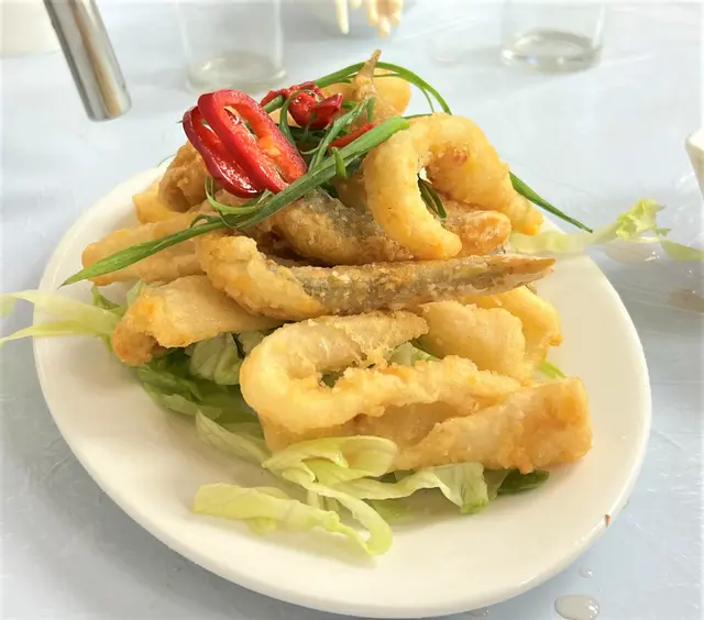 椒鹽九肚魚拼鮮魷