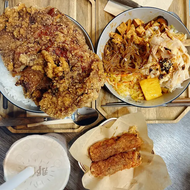 那個滷排骨便當