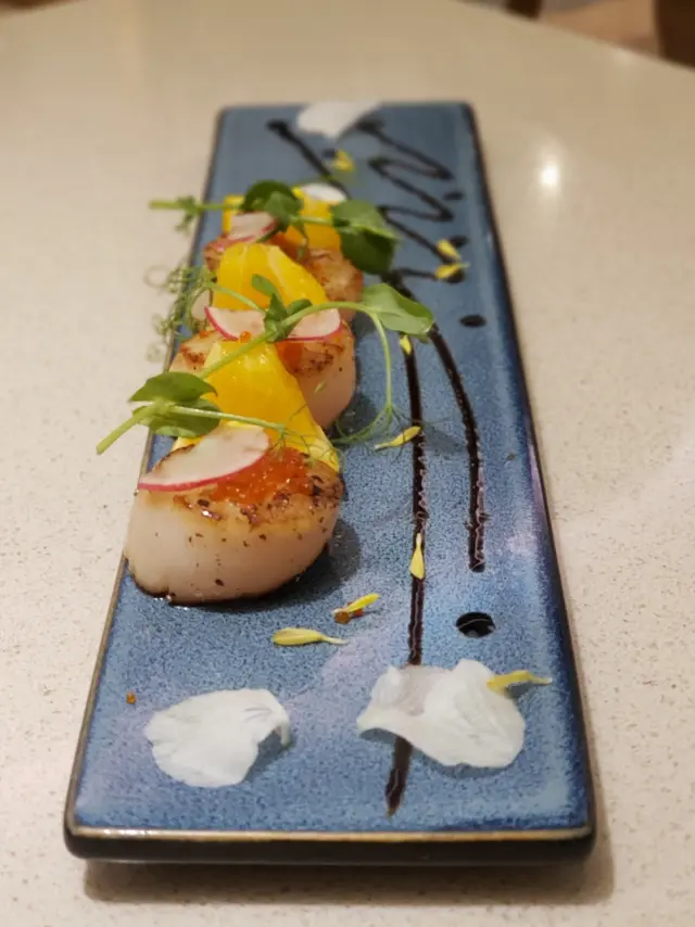 香煎北海道珍寶帶子配黑醋汁