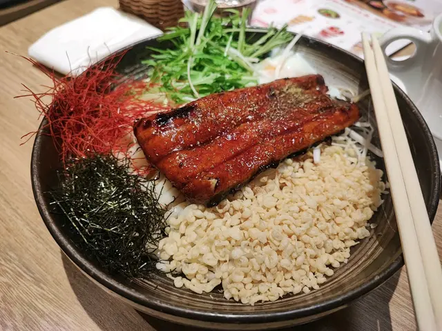 鰻魚溫泉蛋撈烏冬