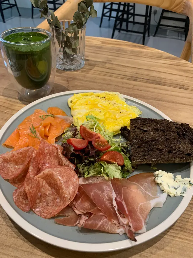 All  day  breakfast  