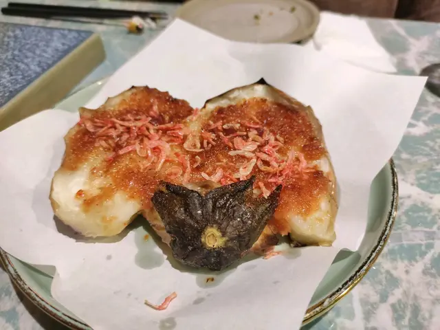 蒜蓉櫻花蝦燒米茄