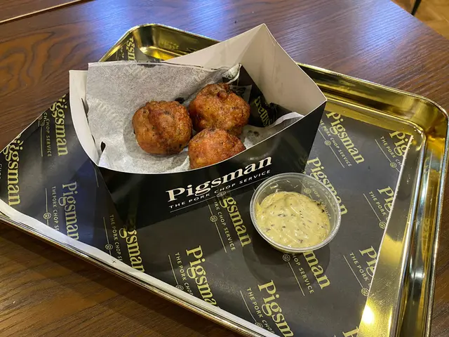 手打豬肉丸配法國芥末醬