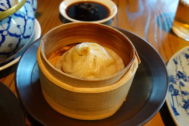 蟹粉灌湯小籠包