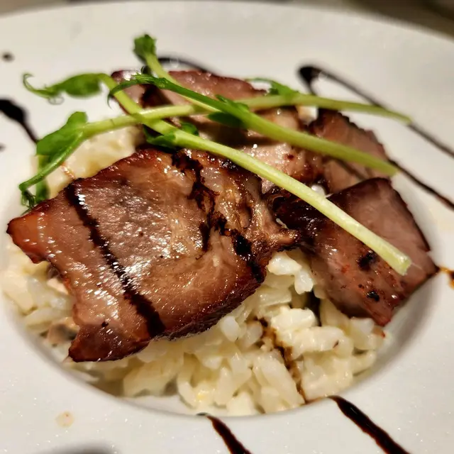 慢煮西班牙黑豚叉燒意大利飯，