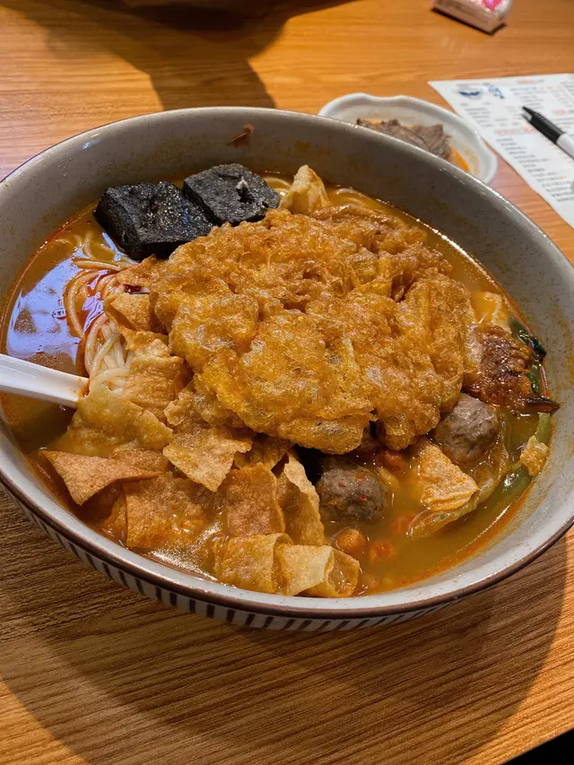 可惜深水埗唯一一間好食嘅螺絲粉，今日最後一天營業，再見了。阿姐加油！