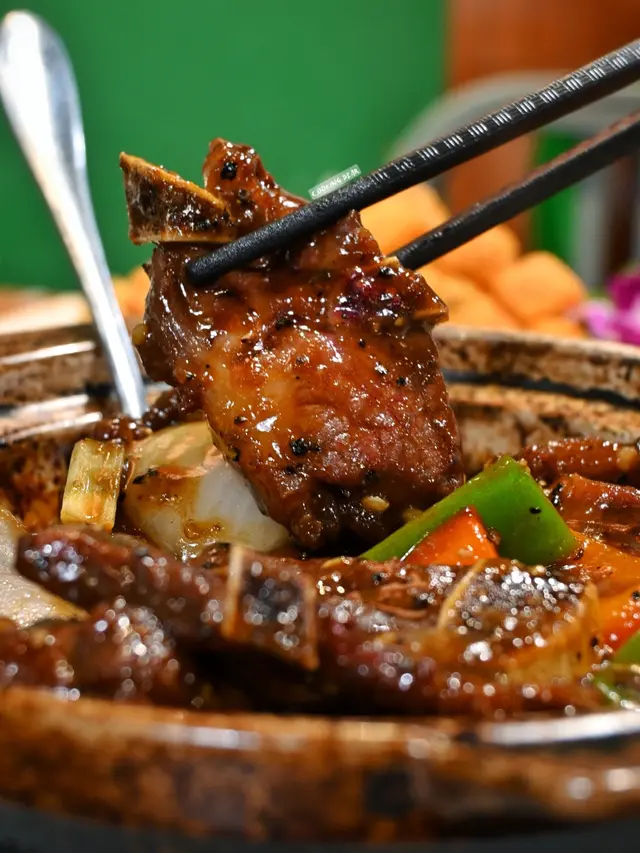 香爆黑椒牛仔骨煲