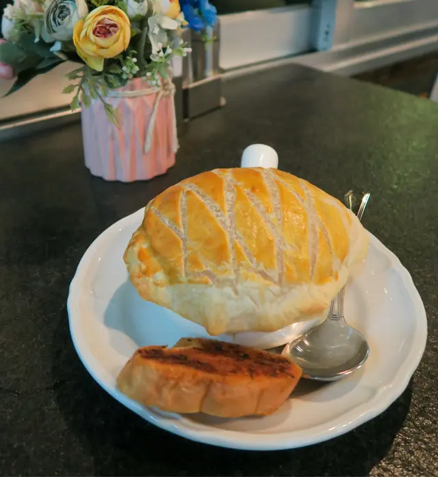 酥皮龍蝦湯