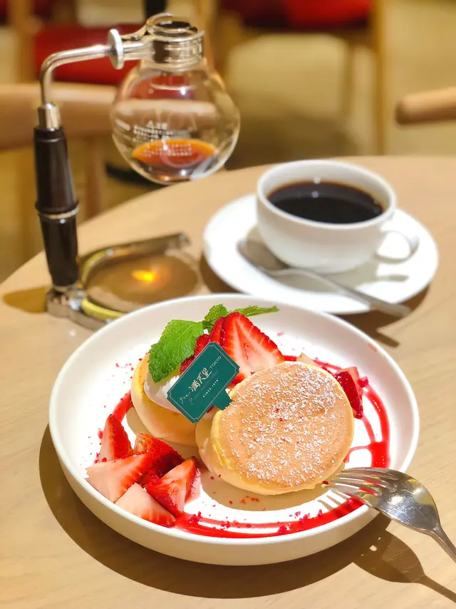 士多啤梨梳乎厘班戟