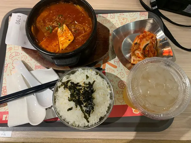 泡菜豬肉湯配飯