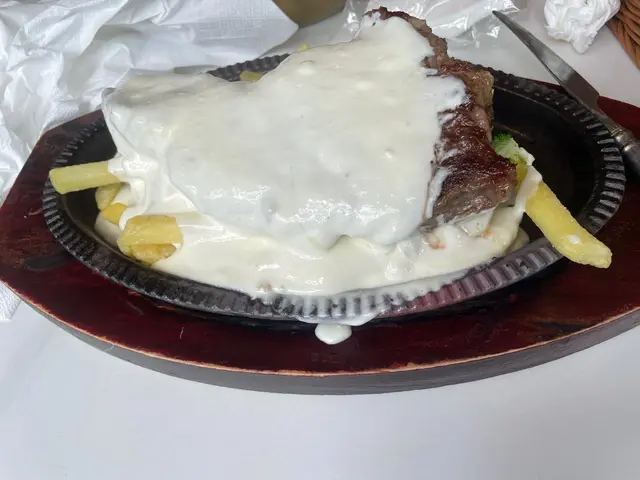 肉眼扒薯菜加芝士汁