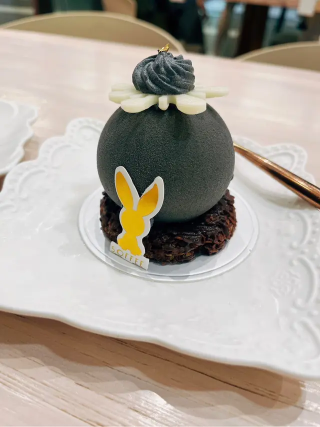 特濃黑芝麻麻糬竹炭蛋糕