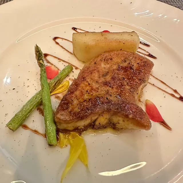 香煎法國鴨肝配無花果意大利黑醋汁