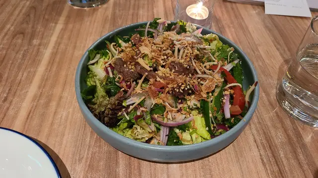 泰式羽衣甘藍燒牛肉沙律