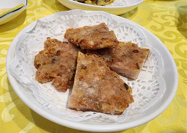 百花馬友鹹魚蝦膠煎肉餅