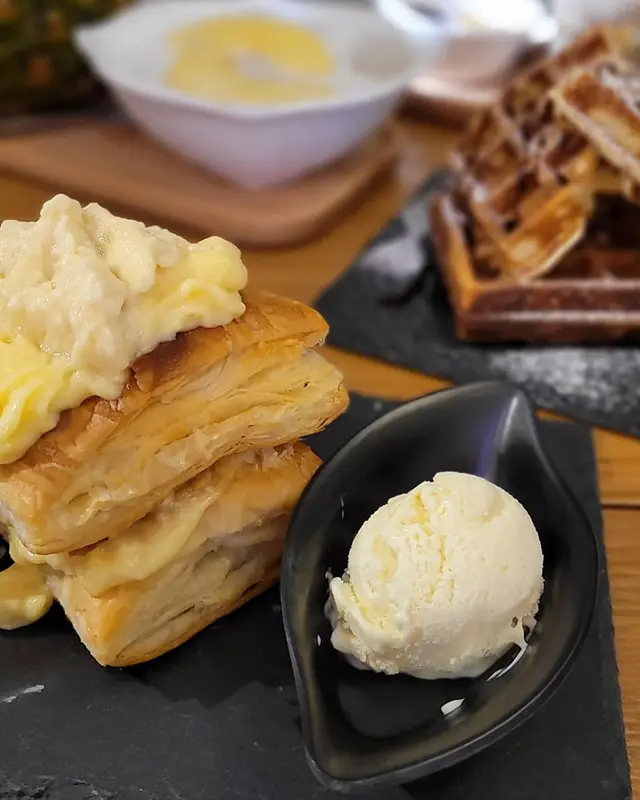 即製榴槤酥皮拿破崙加榴槤雪糕