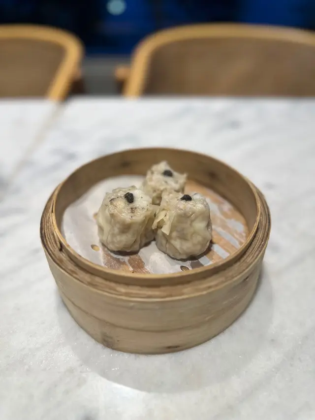 流心鵪鶉蛋松露燒賣