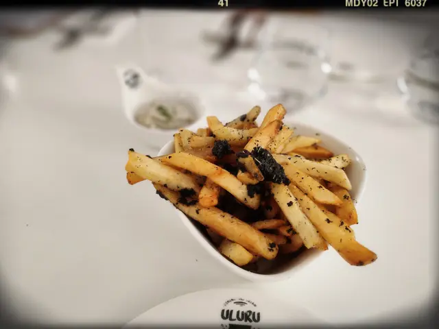 炸香脆粗直薯條配黑松露醬