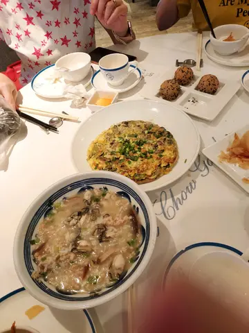 蚝仔粥，煎蚝饼