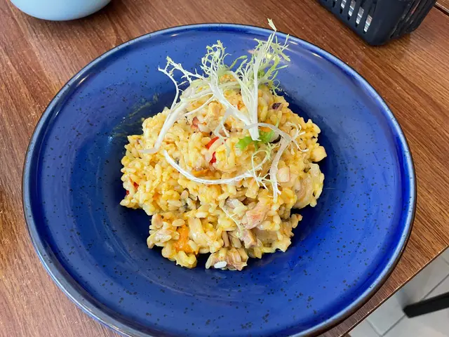 精美，平leng正，有多種豐富既海鮮配飯，咬既口感唔錯，有蝦，魷魚，小青口，雞肉