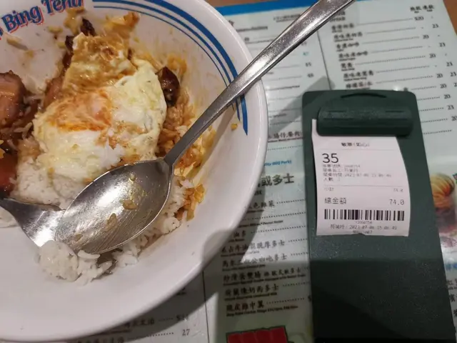 15:06下單,15:36送來,由於luch時間只能快快用5分鐘吃完返公司