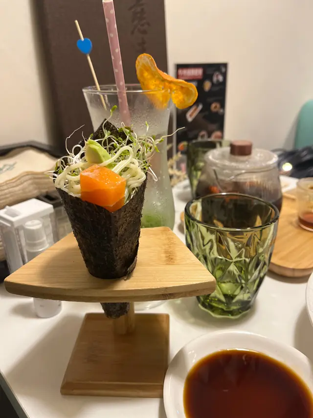 珍貴苜蓿牙手卷